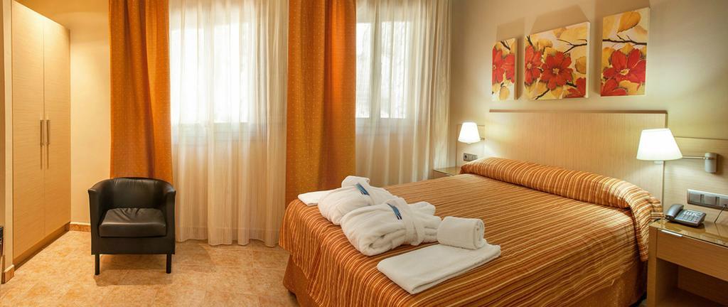 Confluent Health Resort Cofrentes Camera foto