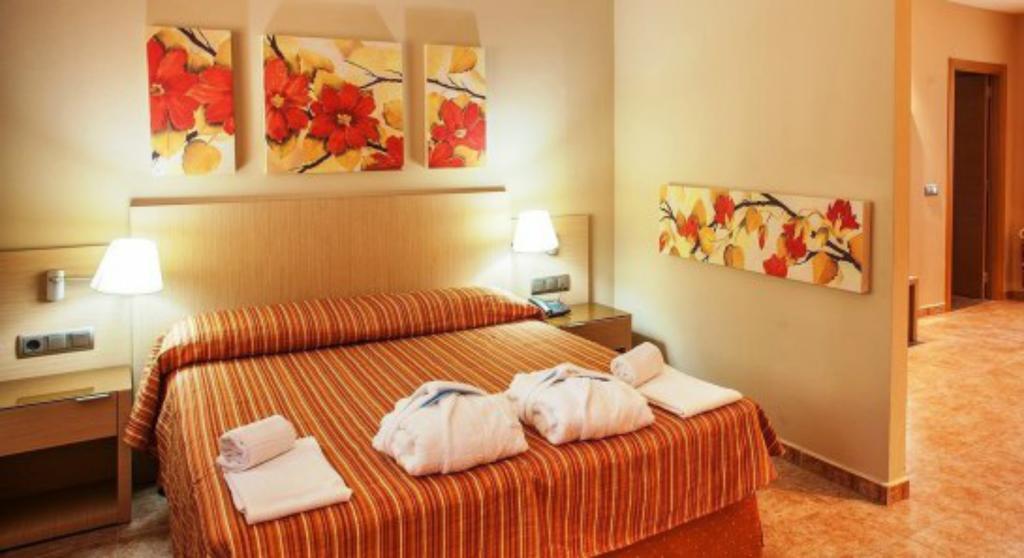 Confluent Health Resort Cofrentes Camera foto