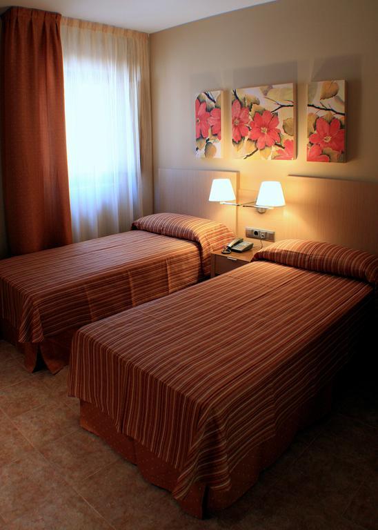 Confluent Health Resort Cofrentes Camera foto