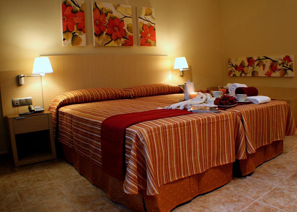 Confluent Health Resort Cofrentes Camera foto